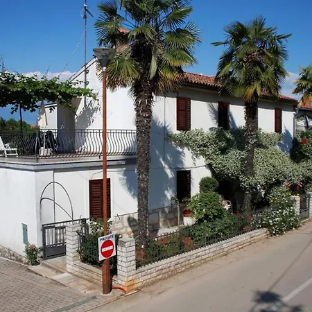 Guest house Anamarija Near The And The Fantastic Adria Sea With Over 10 Small Islands Close By Funtana
